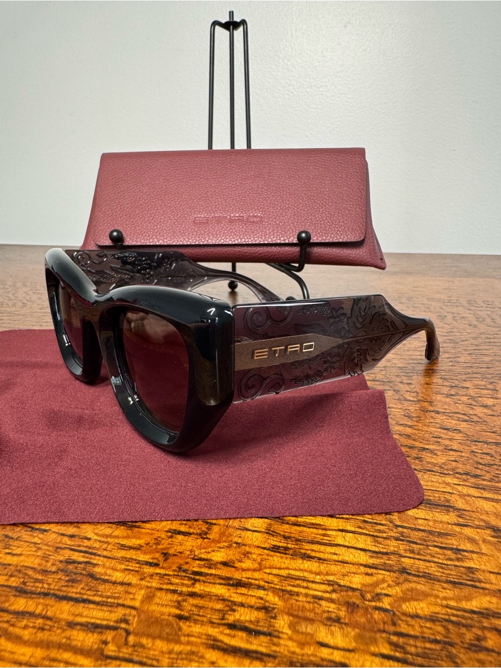 NWOT Etro 0017/S Black Cat—Eye Paisley Sunglasses with Case